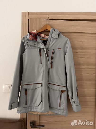 Ветровка женская