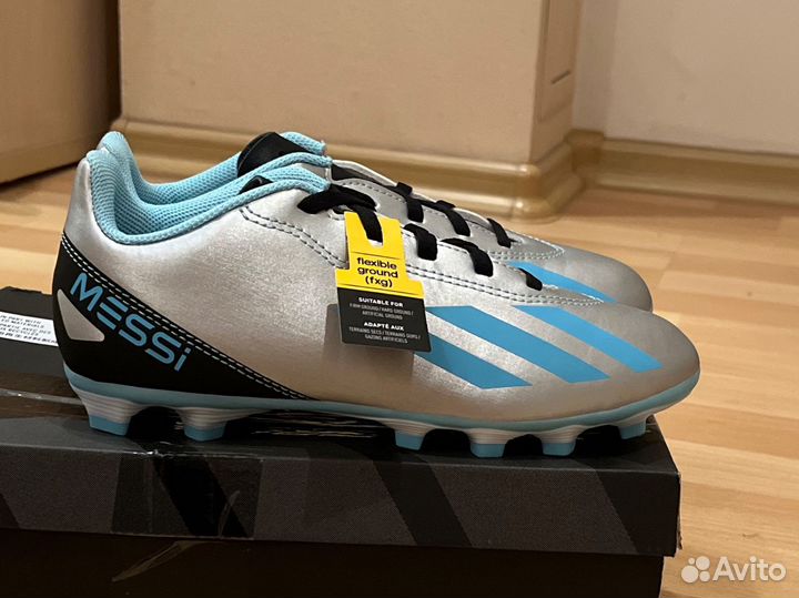 Бутсы шиповки Adidas 35,5 EU оригинал новые