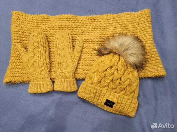 Комплект шапка, снуд и варежки