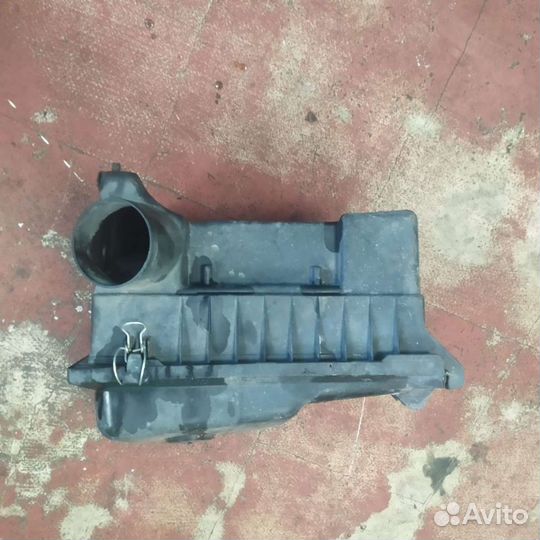 Корпус воздушного фильтра Mercedes-Benz Vito 638