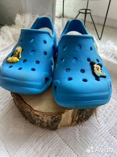 Босоножки Crocs