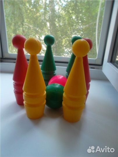 Кегли, конструктор, книги детские