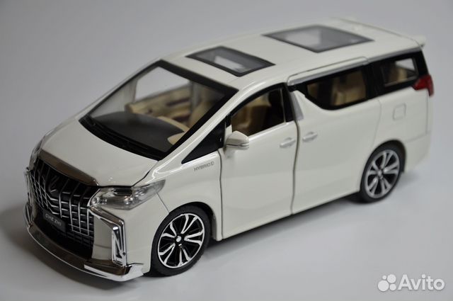 Модель автомобиля Toyota Alphard металл