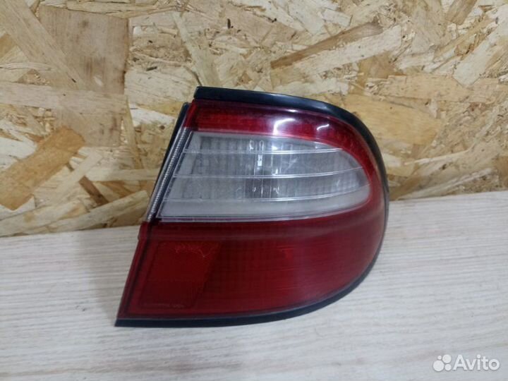 Фонарь задний правый Nissan Almera N15