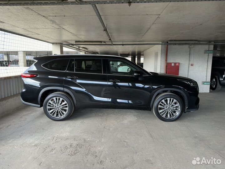 Toyota Highlander 2.0 AT, 2023, 15 км