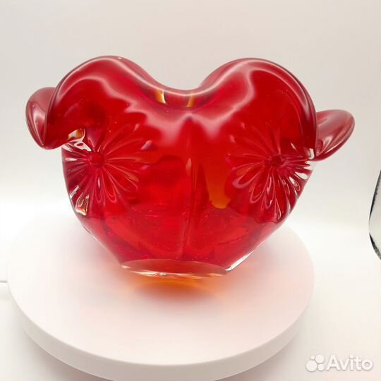Ваза конфетница / пепельница красное гутное стекло