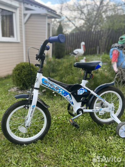 Детский велосипед четырехколесный