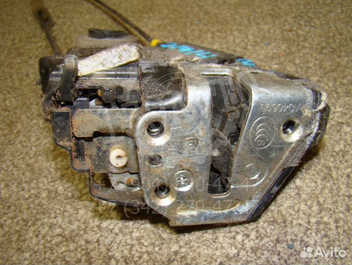 Замок двери передней правой Toyota Auris (E150)