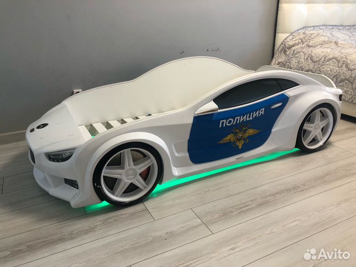 Детская кровать машинка