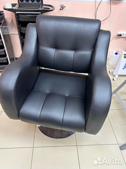 Парикмахерское кресло
