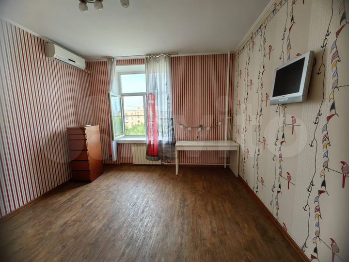 3-к. квартира, 78 м², 8/8 эт.