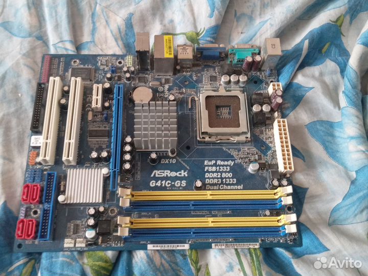 Материнская плата 775