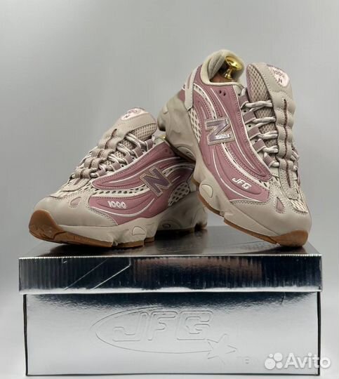 Женские кроссовки New Balance 1000