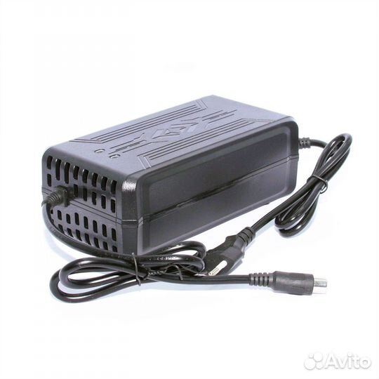 Зарядное устройство 5A 60v (67,2 v ) с кулером