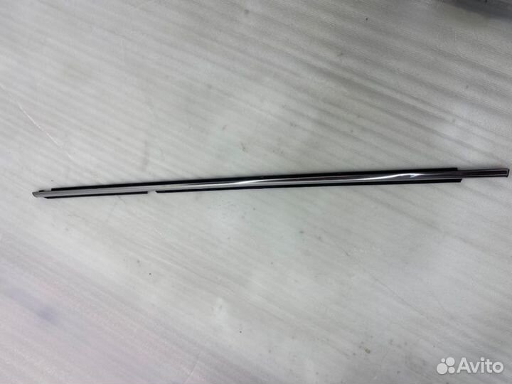 Молдинг на дверь задний левый Toyota Camry V50/V55