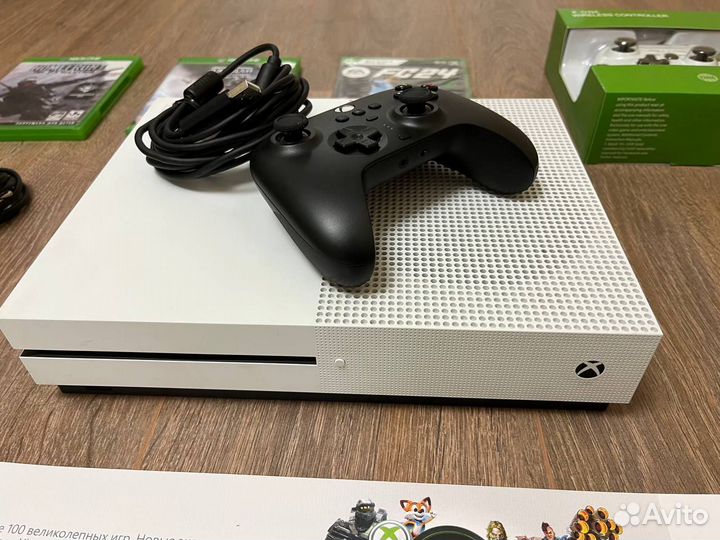 Xbox One S 1tb + 5 месяцев подписки Gamepass