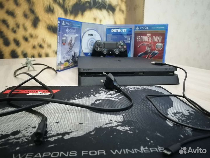 Игровая приставка ps4 slim 500gb