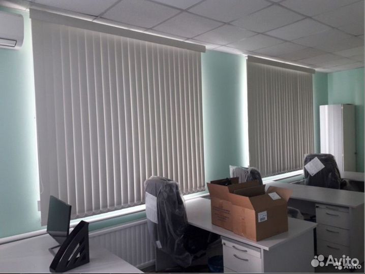 Рулонные кассетные шторы блекаут M4472-B22463