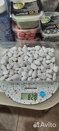 Камни галька цветные. Разные цвета