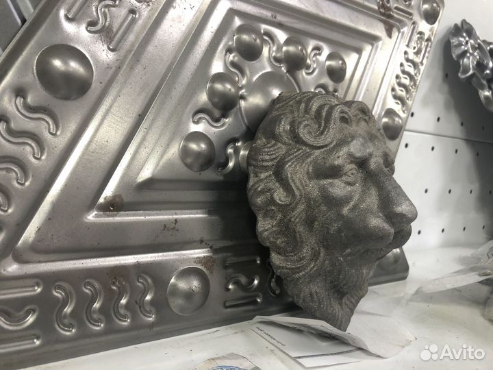 Декор на забор, лев чугунный