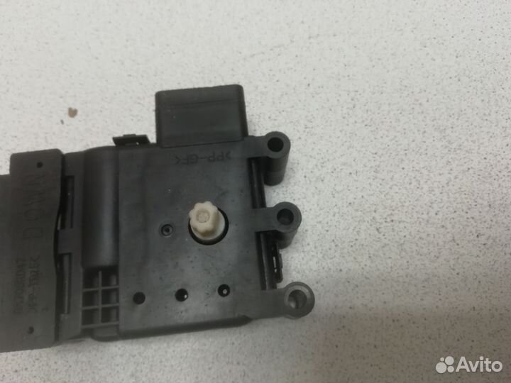 Моторчик заслонки печки