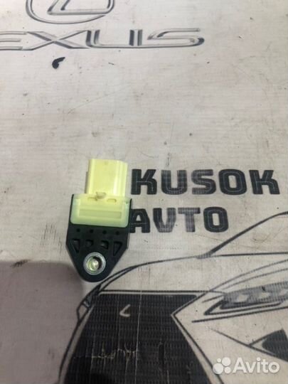 Датчик подушки безопасности Lexus Rx 350