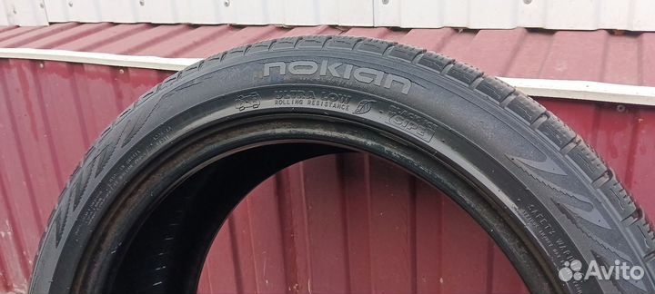 Nokian Tyres Hakkapeliitta R 215/50 R17