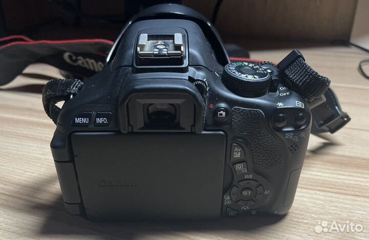 Зеркальный фотоаппарат Canon EOS 600D