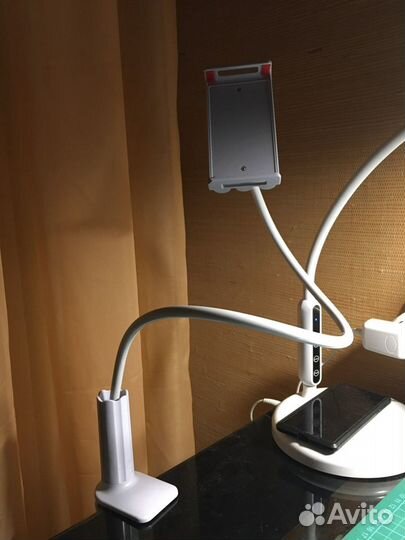 Дежатель для телефона