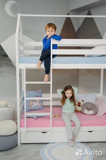 Двухъярусная кровать домик классика