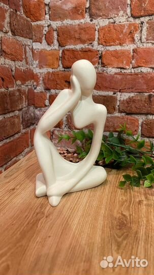 Статуэтка мыслитель