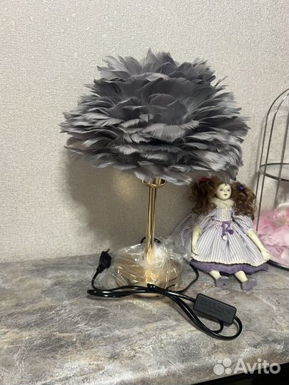 Лампа настольная новая