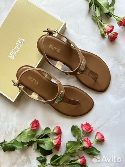 Сандалии Michael Kors Logo Plate Leather Sandal