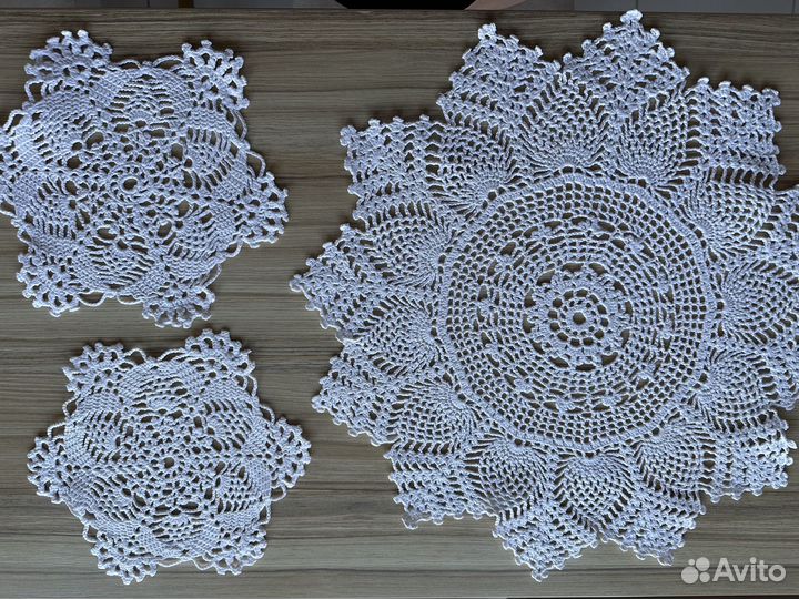 Салфетка вязаная крючком 48 см
