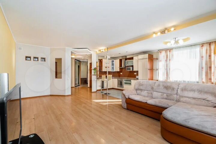 4-к. квартира, 116 м², 8/10 эт.