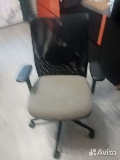 Ремонт обивка офисных кресел, стульев, табуретов