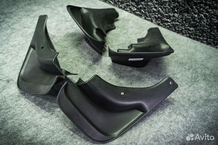 Брызговики Toyota Corolla 100, Sprinter 100 1991-1