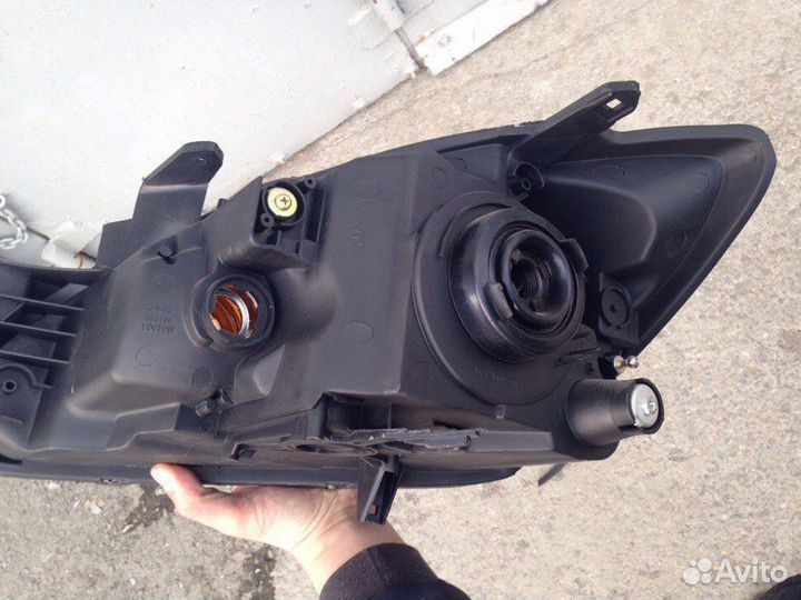 Новая фара Mitsubishi Lancer IX