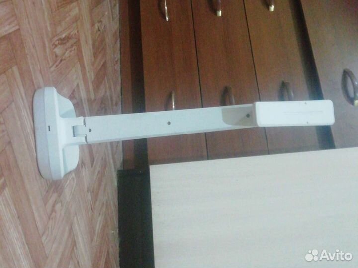 Продаю лампу хорошее состояние серсер подлагивает