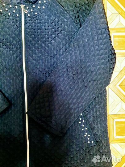 Курточка на весну 60р