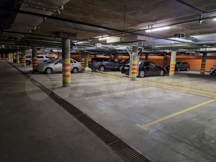 Машиноместо, 14 м²