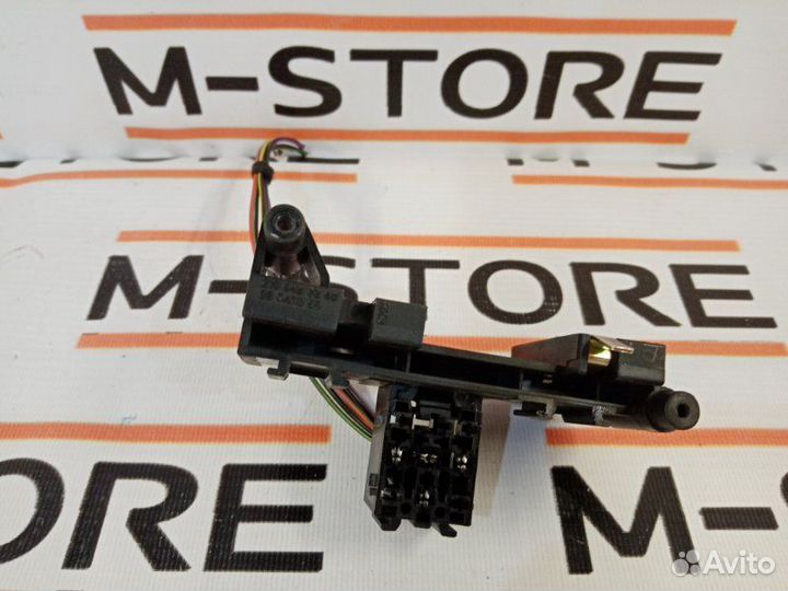 Кронштейн блока реле Mercedes-Benz E-Class W210