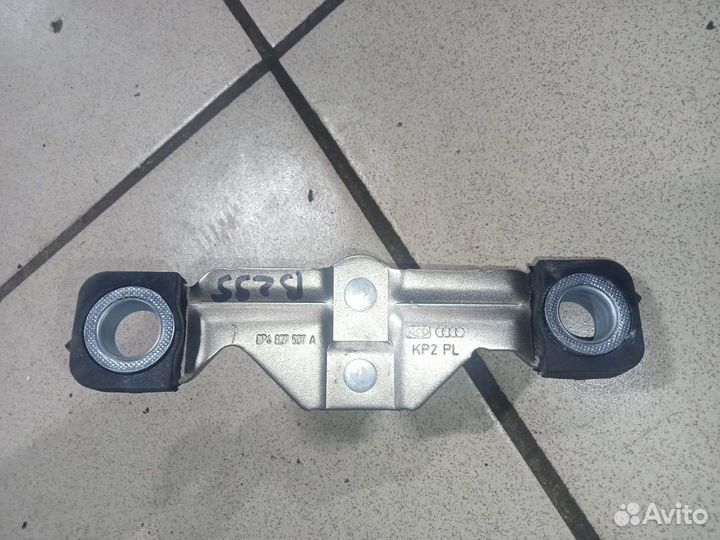 Ответная часть замка багажника Фабия 2 рестайлинг