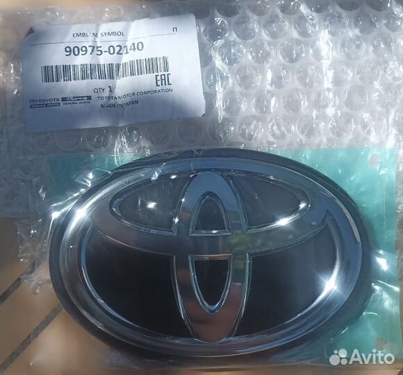 Эмблема Camry V70 GR-Sports 90975-02140