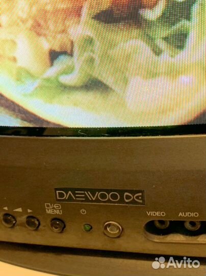 Телевизор уветной daewoo KR14 E5