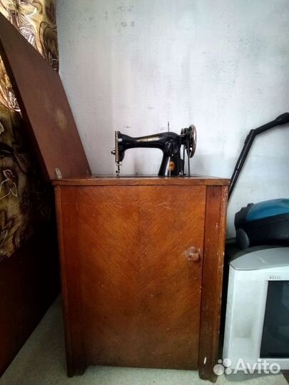 Швейная машина Подольск ножная