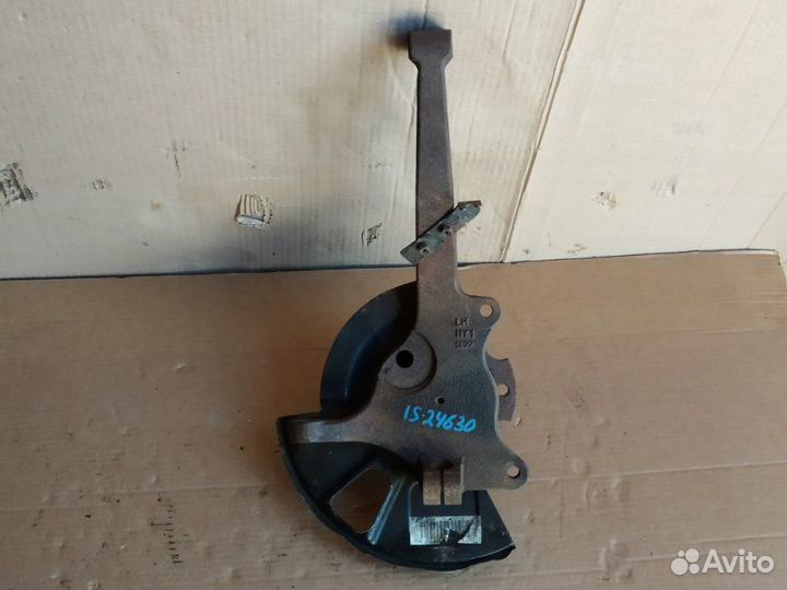 Кулак поворотный левый Ssangyong Rodius I 2.7 2005