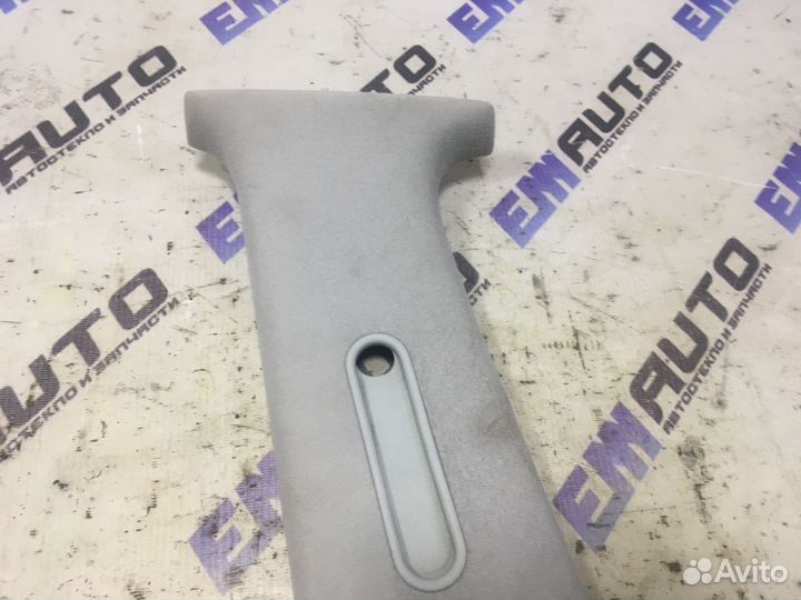 Накладка центр. стойки лев/верхн Фольксваген Бора