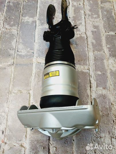 Пневмо стойка volkswagen touareg 7L8616039G