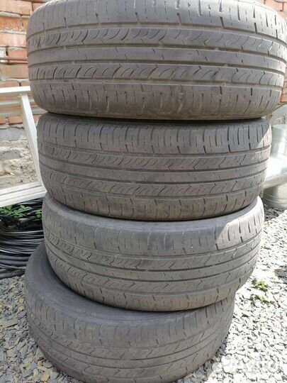 Roadstone CP 672 225/55 R18